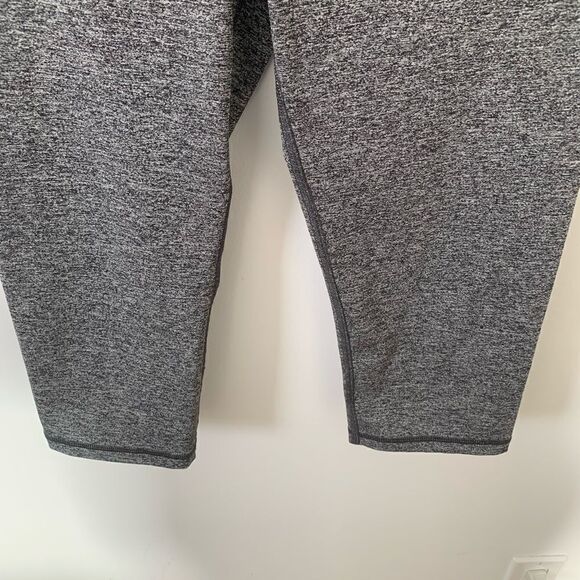 Victoria Secret’s VSX Grey Knockout Crop Leggings - Picture 5 of 9